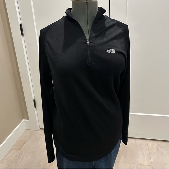 North Face quarter zip size large - Picture 1 of 6